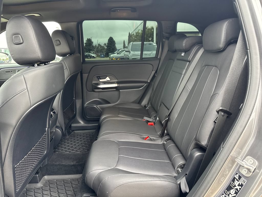 Used 2023 Mercedes-Benz GLB 250 4MATIC image 35