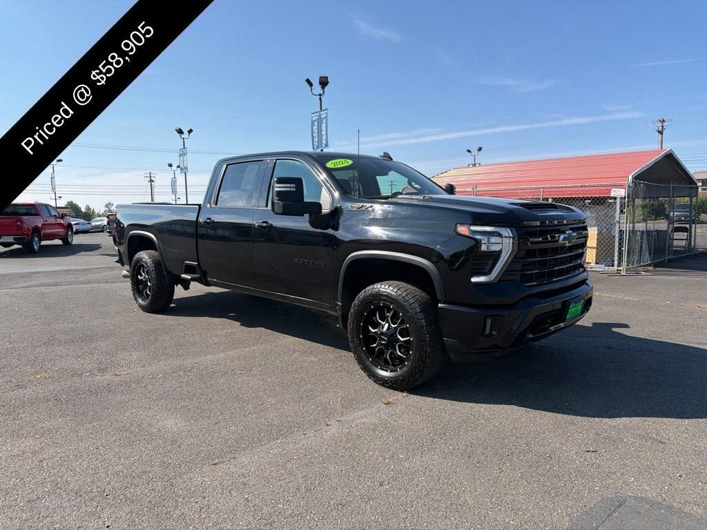 Used 2024 Chevrolet Silverado 3500 LTZ w/ LTZ Plus Package AWD/4WD image 4