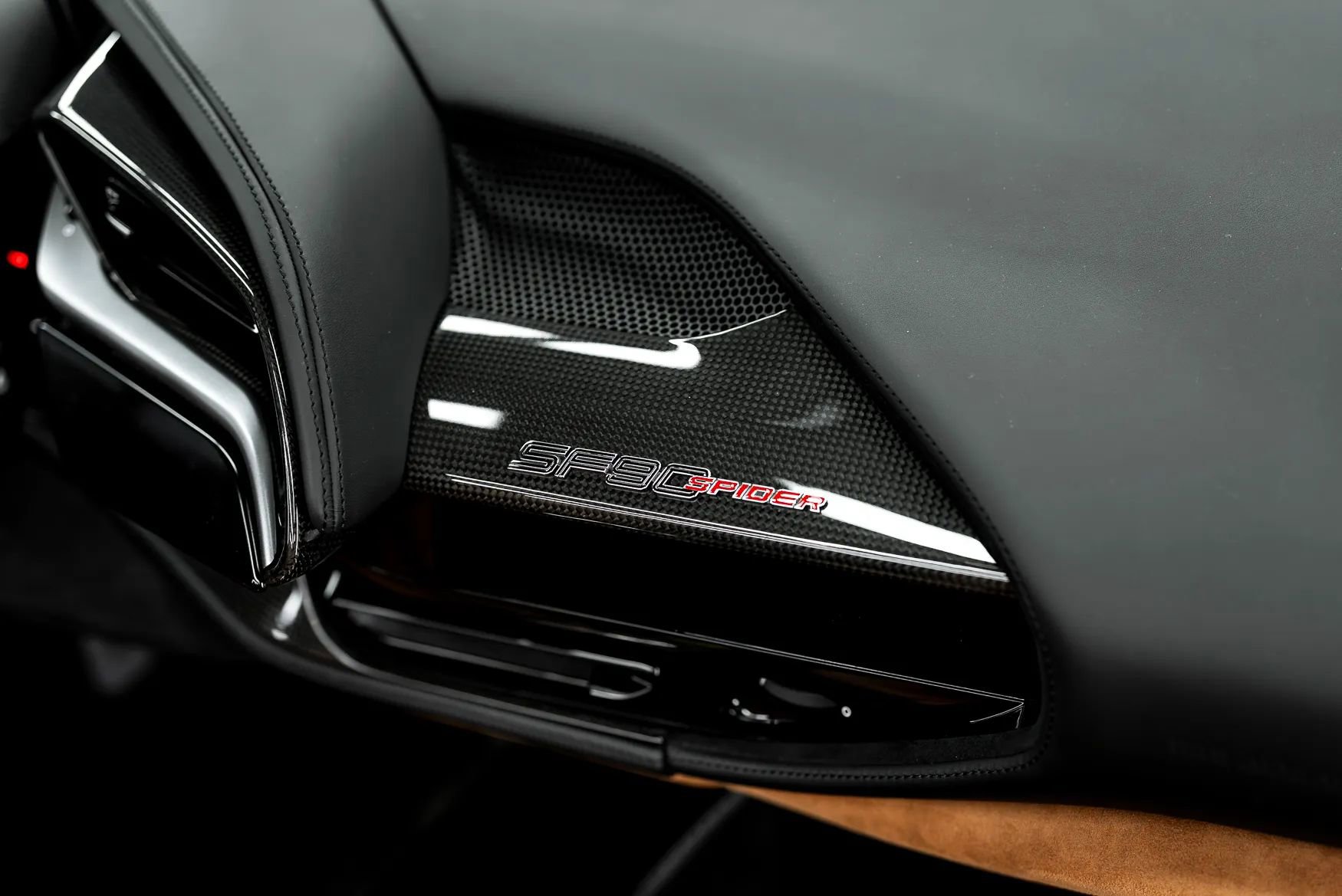 Used 2023 Ferrari SF90 Spider image 45