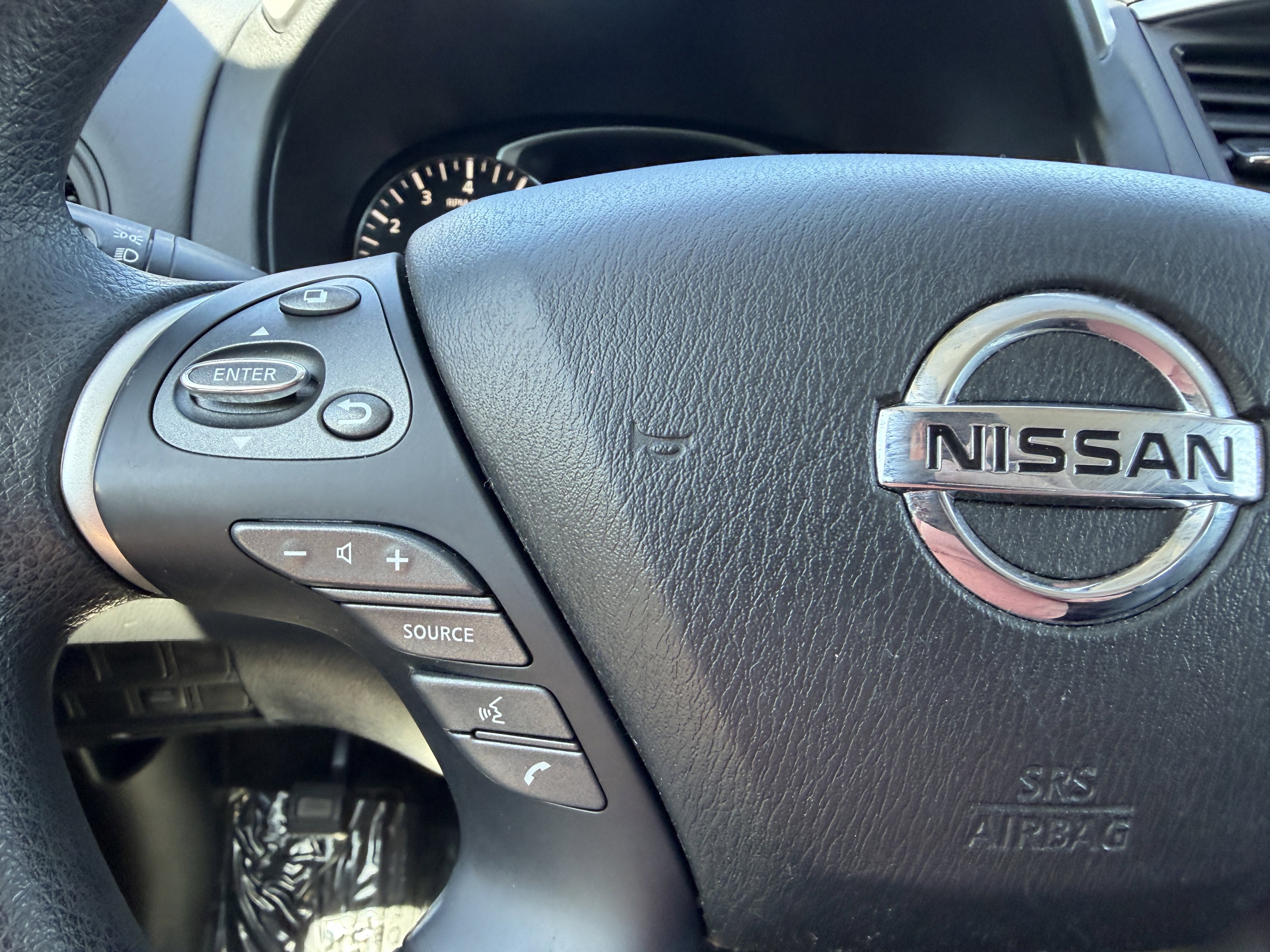 Used 2020 Nissan Pathfinder S AWD/4WD image 26