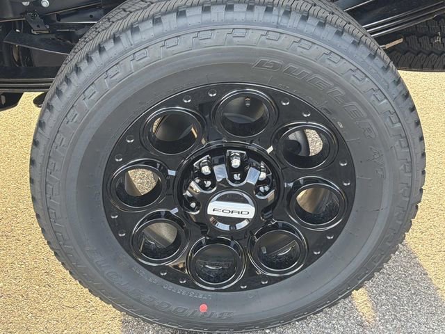 New 2026 Ford F250 Lariat w/ Black Appearance Package image 14