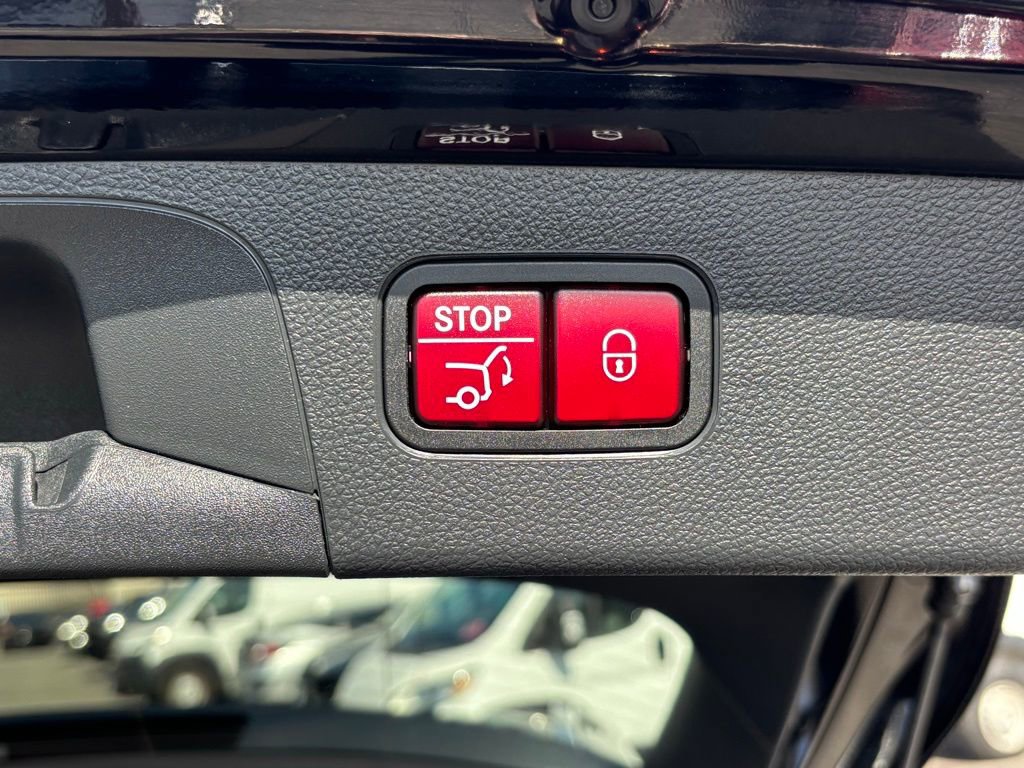 Used 2021 Mercedes-Benz GLC 300 image 25