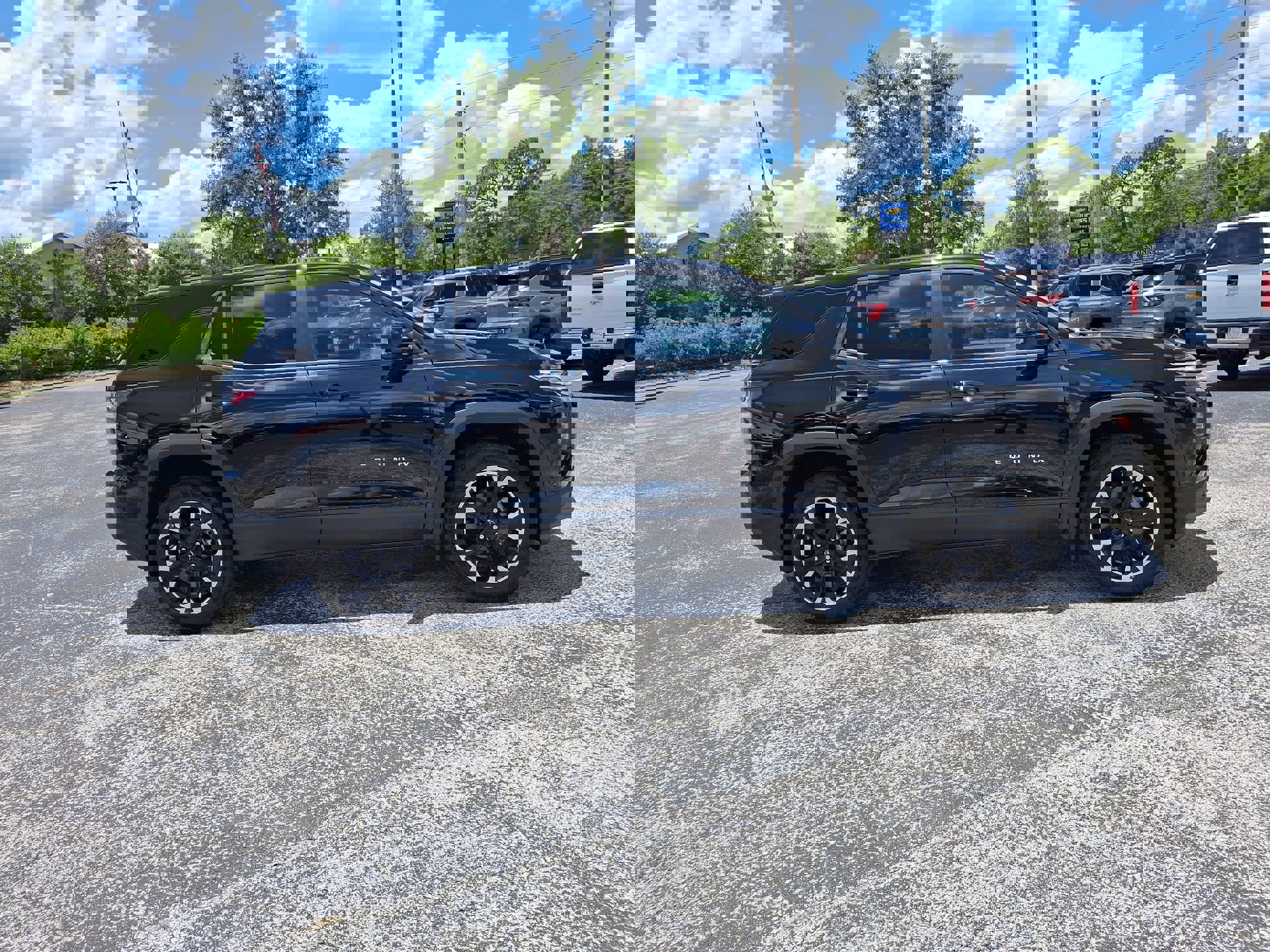 New 2026 Chevrolet Equinox LT image 3