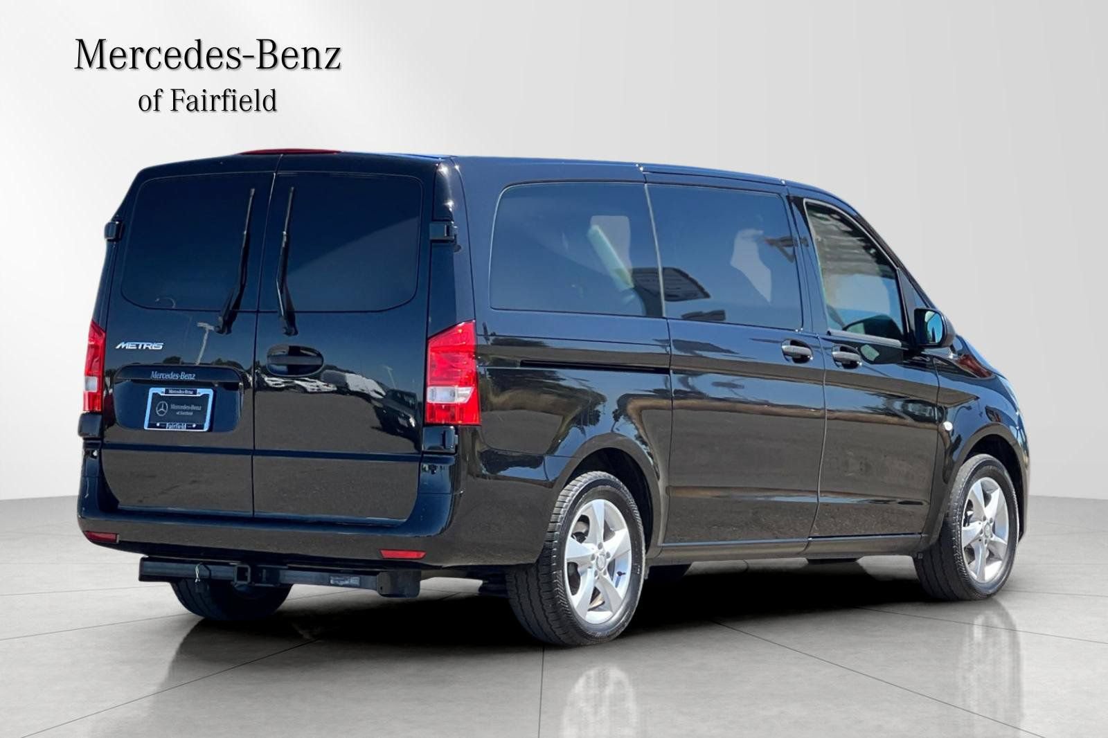 Used 2018 Mercedes-Benz Metris Passenger image 2