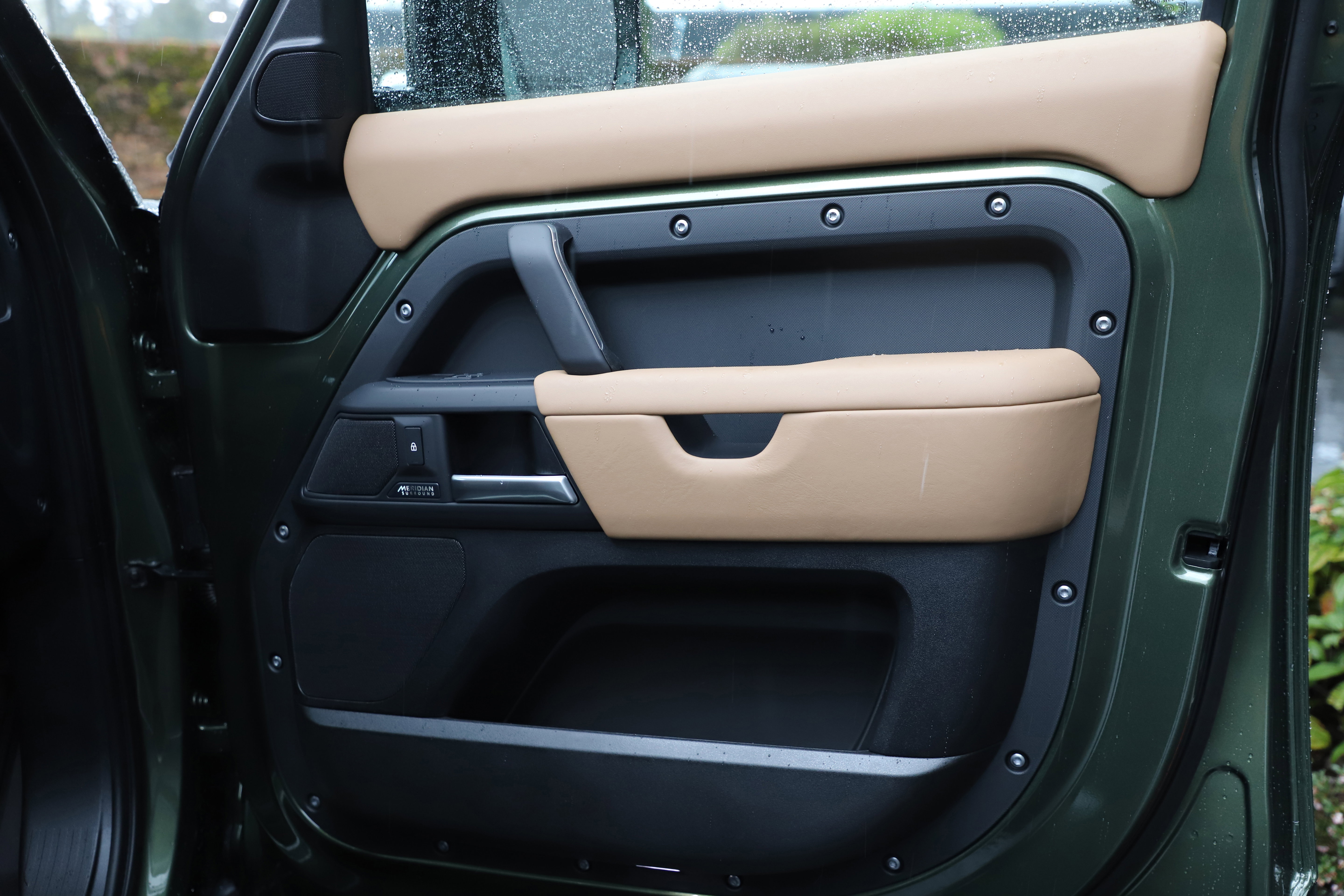 New 2026 Land Rover Defender 110 X-Dynamic SE AWD/4WD image 9