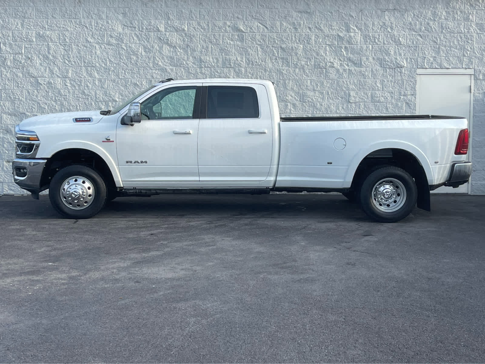 New 2026 RAM 3500 Limited image 4