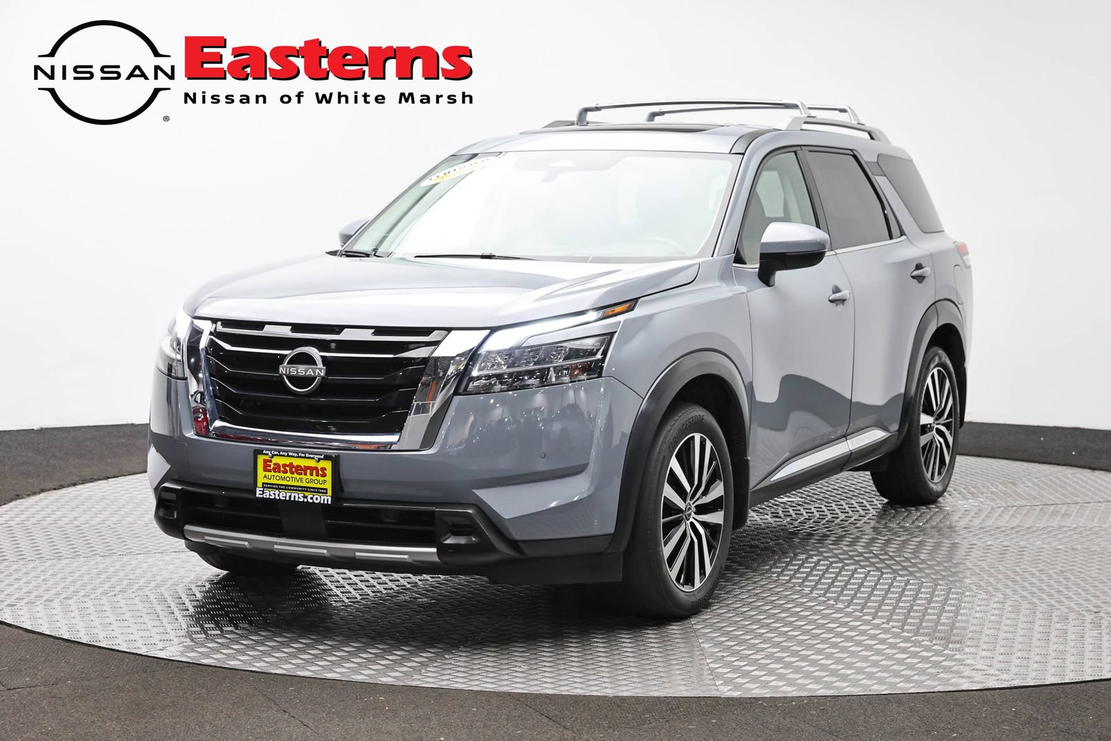 Used 2023 Nissan Pathfinder Platinum w/ Cargo Package