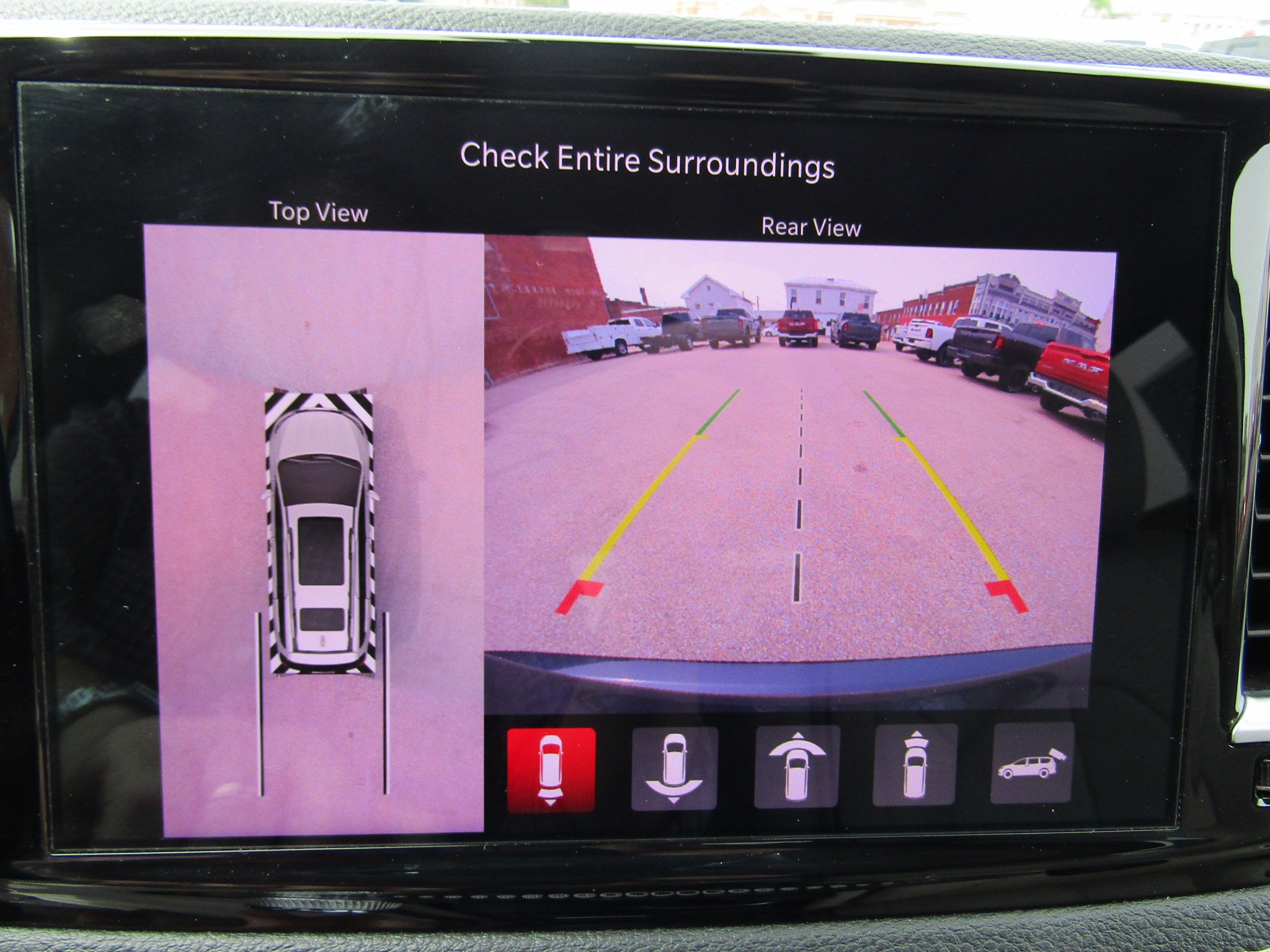 Used 2021 Chrysler Pacifica Limited w/ Premium & Safety Sphere Group AWD/4WD image 32