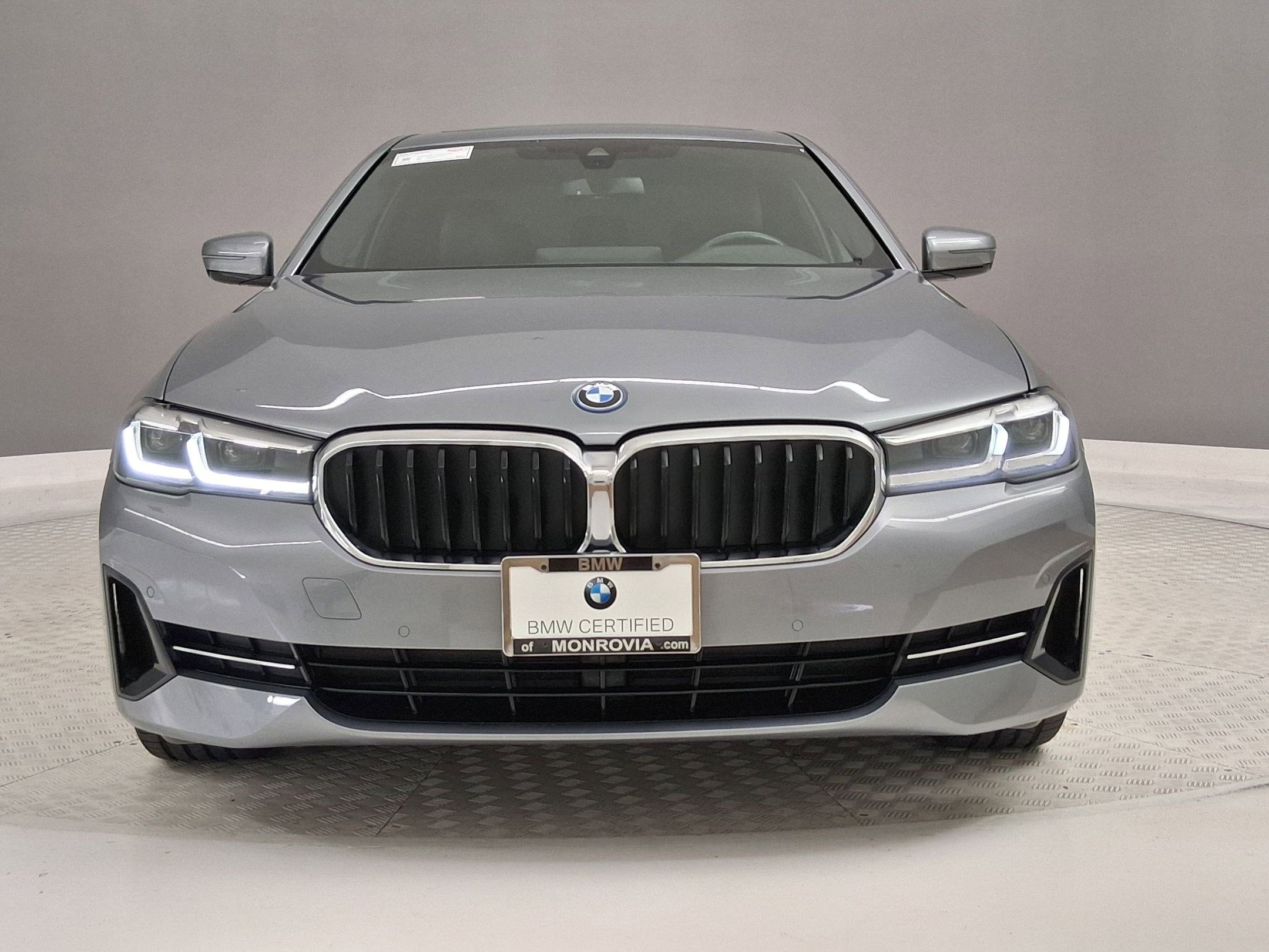 Certified 2023 BMW 530e w/ Convenience Package image 4
