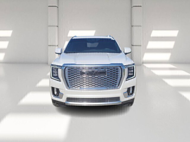 Used 2024 GMC Yukon Denali w/ Advanced Technology Package RWD image 2