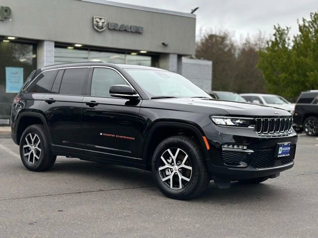 Used 2025 Jeep Grand Cherokee Limited AWD/4WD image 8