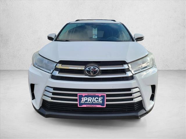 Used 2019 Toyota Highlander LE FWD image 2