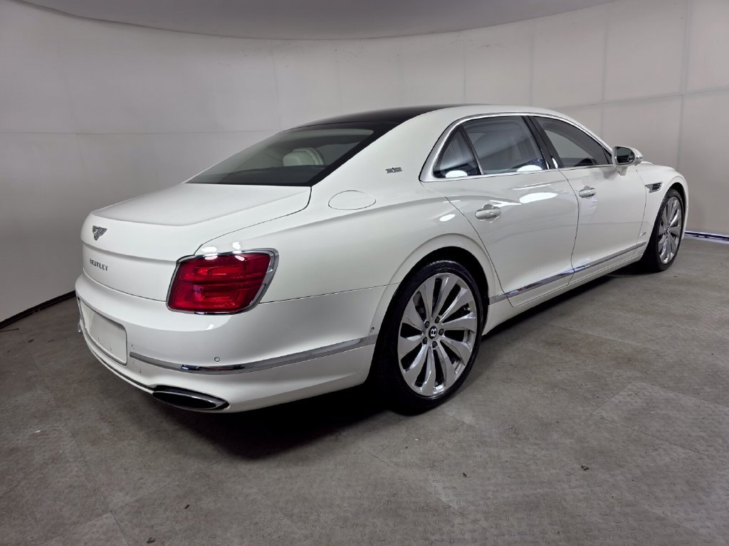 Used 2021 Bentley Flying Spur W12 AWD/4WD image 4