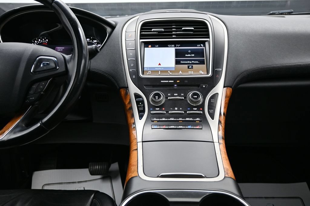 Used 2016 Lincoln MKX Reserve w/ Climate Package AWD/4WD image 18