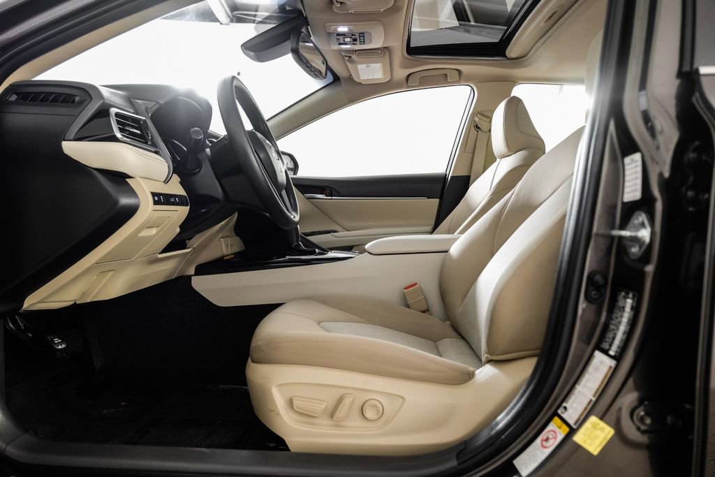 Used 2018 Toyota Camry LE w/ Audio Package image 4