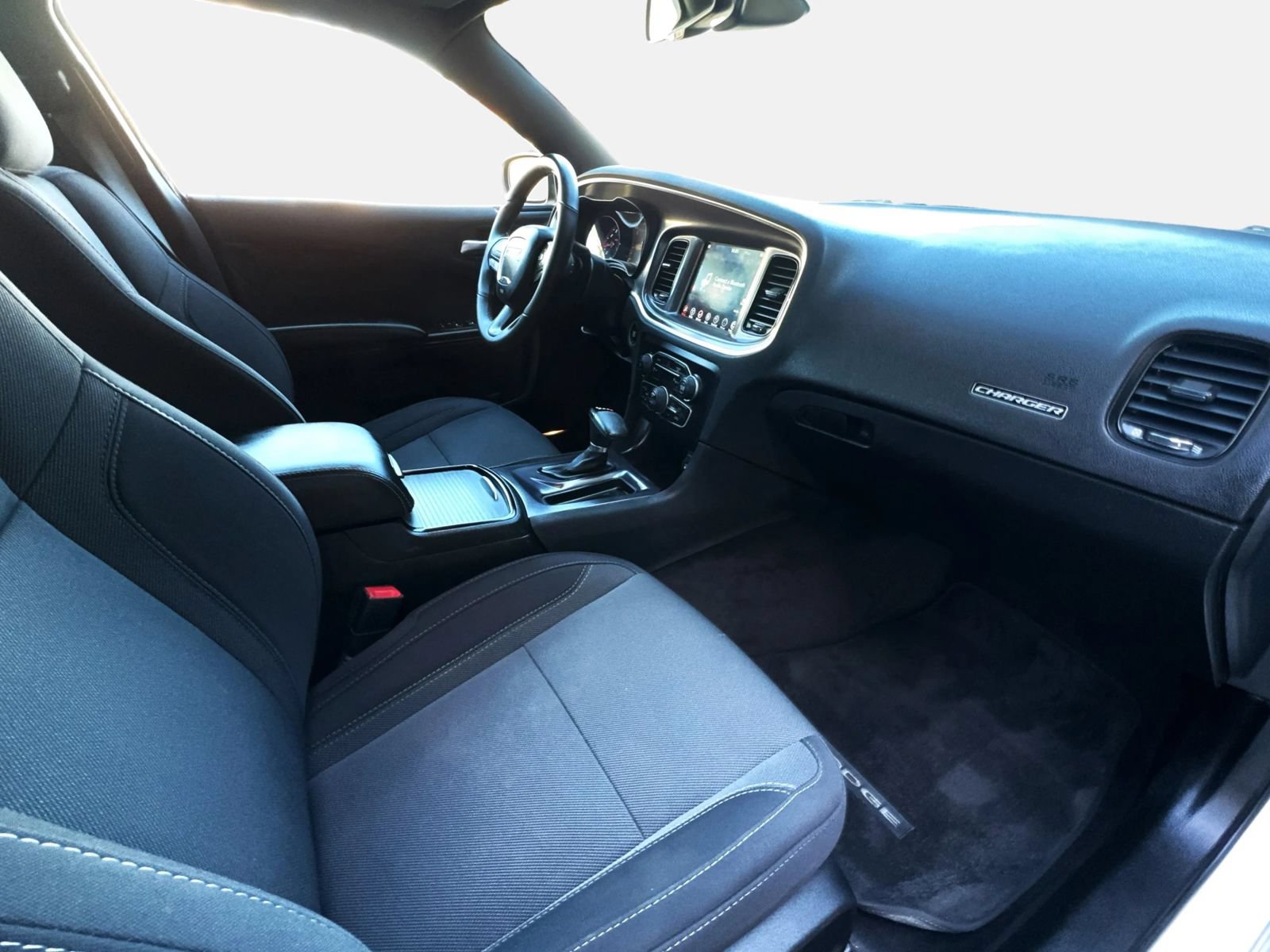 Used 2017 Dodge Charger SXT w/ Blacktop Package RWD image 34
