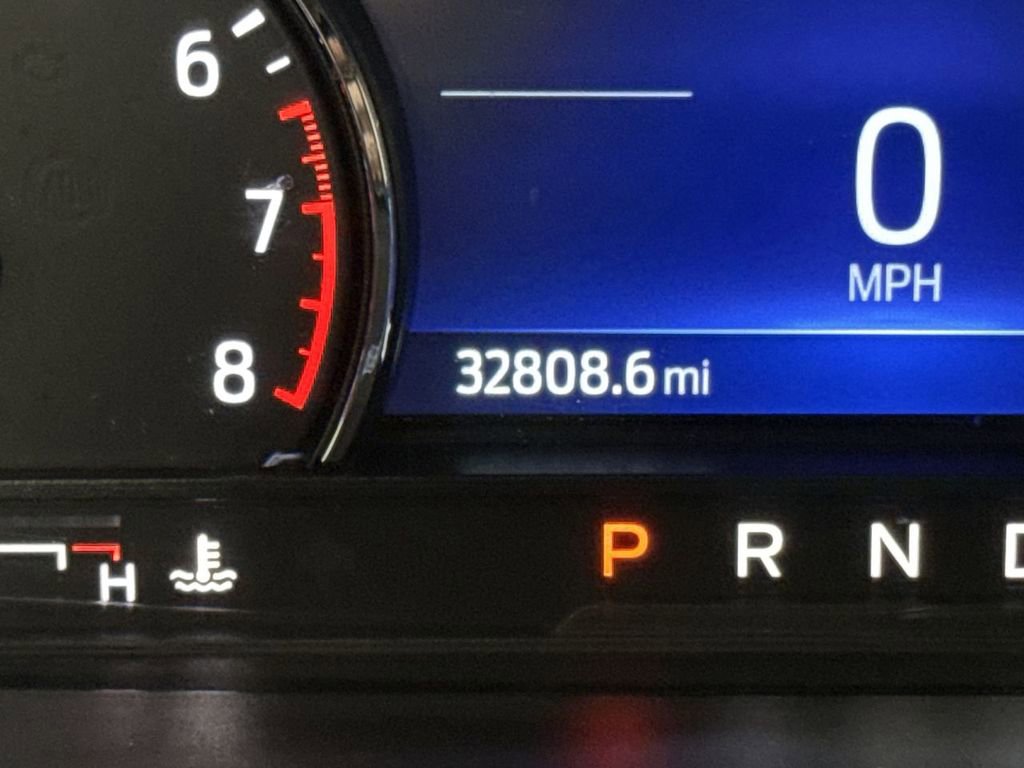 Used 2022 Ford Explorer XLT w/ Equipment Group 202A AWD/4WD image 13