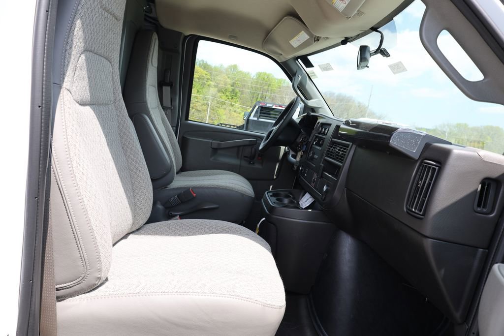 New 2026 Chevrolet Express 2500 w/ Driver Convenience Package RWD image 20