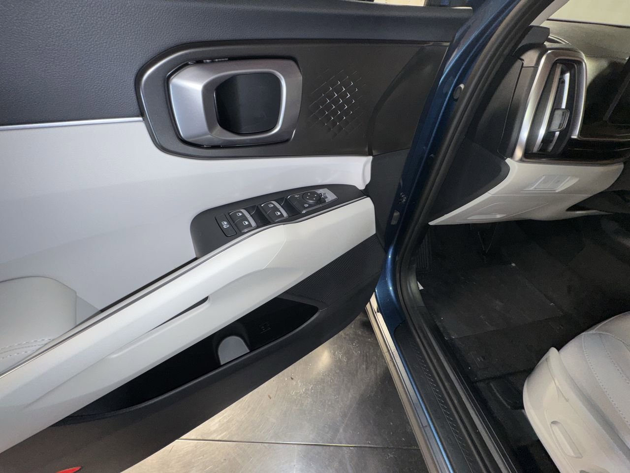 New 2026 Kia Sorento EX image 17