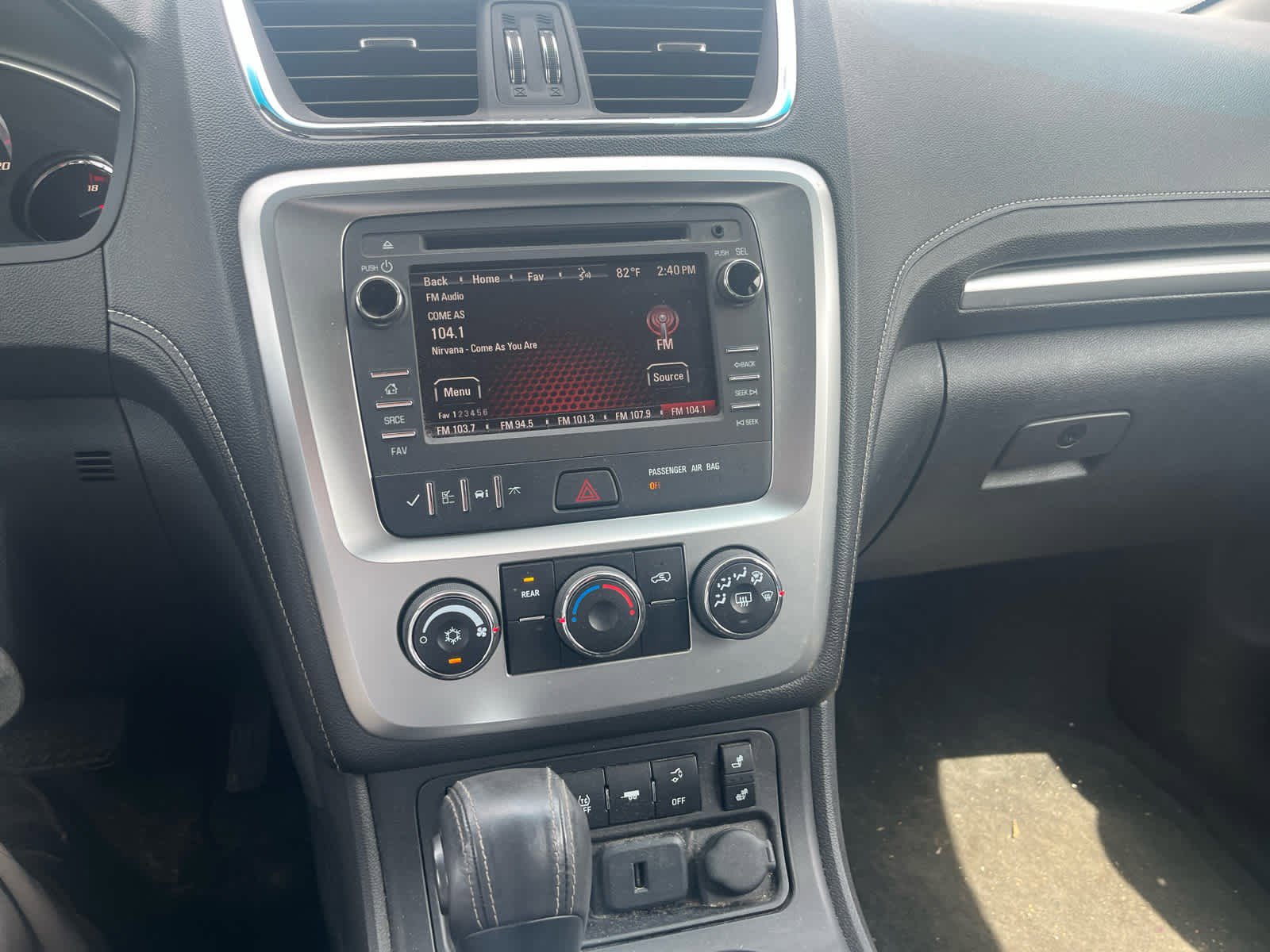 Used 2015 GMC Acadia SLE AWD/4WD image 10