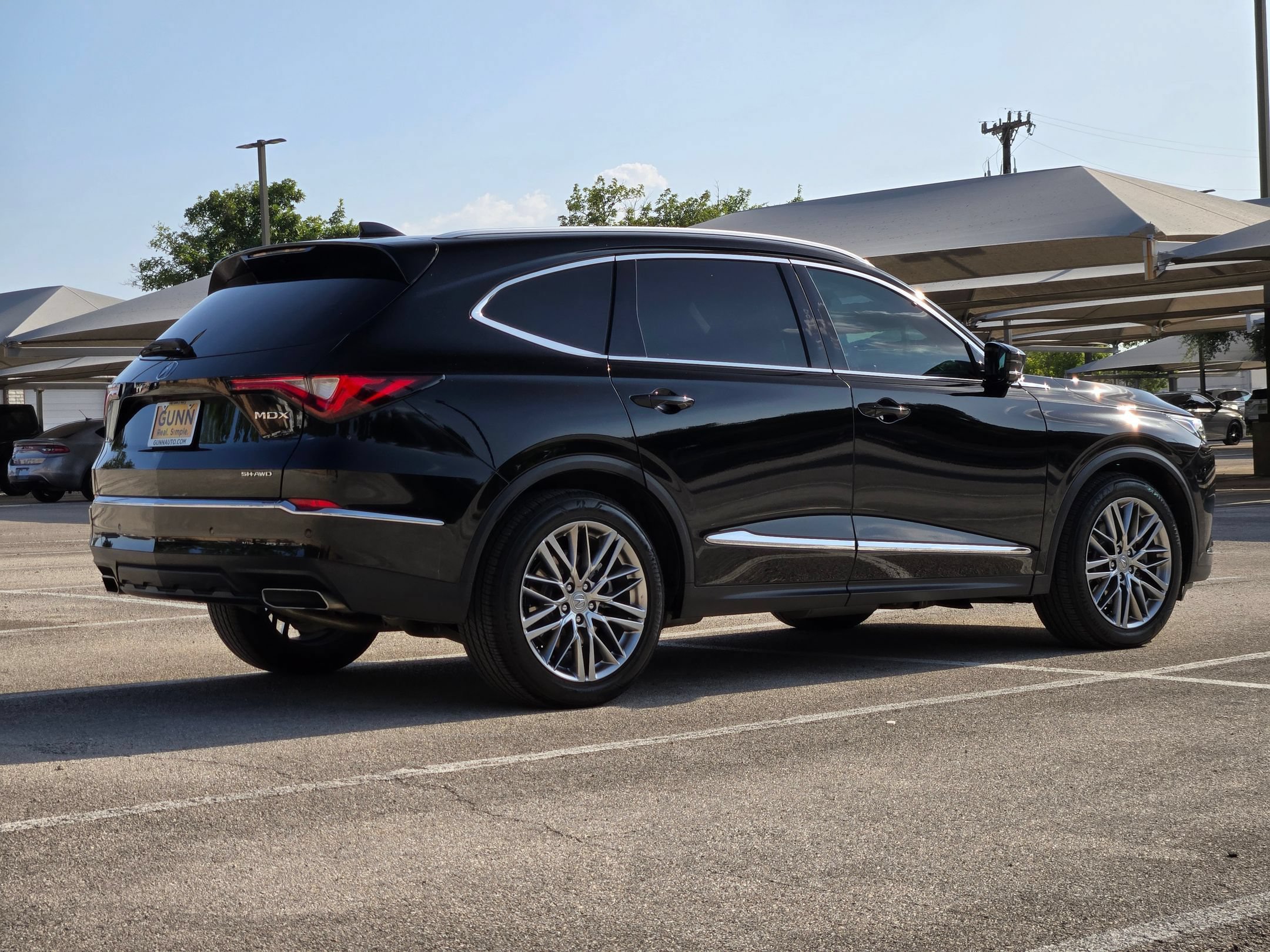 Used 2023 Acura MDX SH-AWD w/ Advance Package image 4
