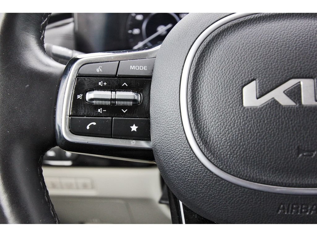 Used 2024 Kia Carnival SX Prestige FWD image 19