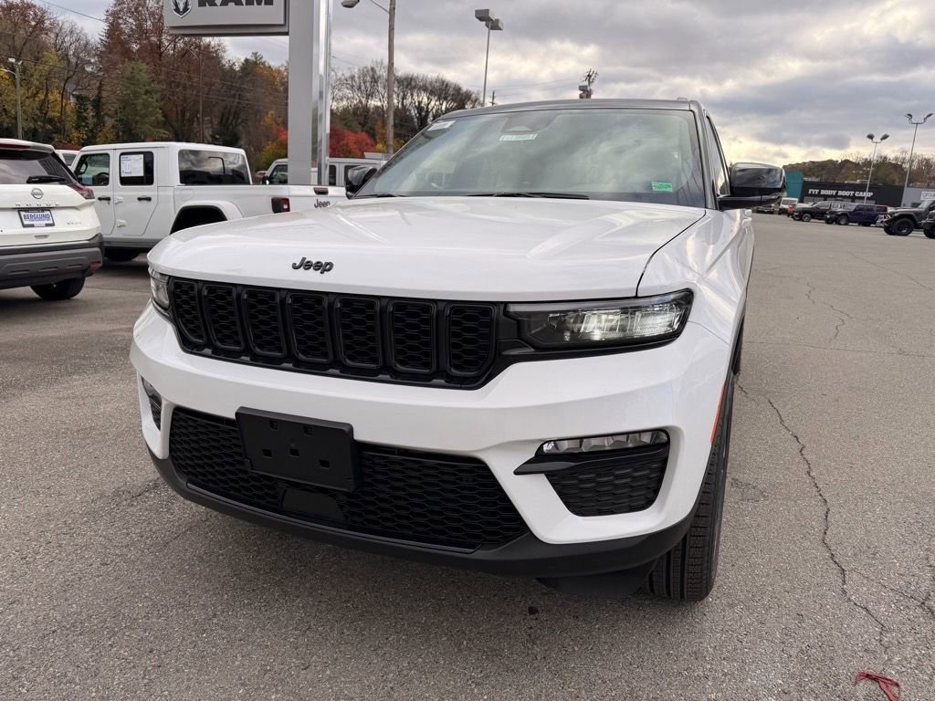 New 2025 Jeep Grand Cherokee Limited image 9