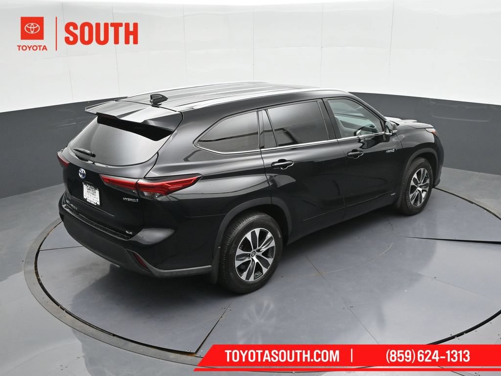 Used 2020 Toyota Highlander XLE AWD/4WD image 50