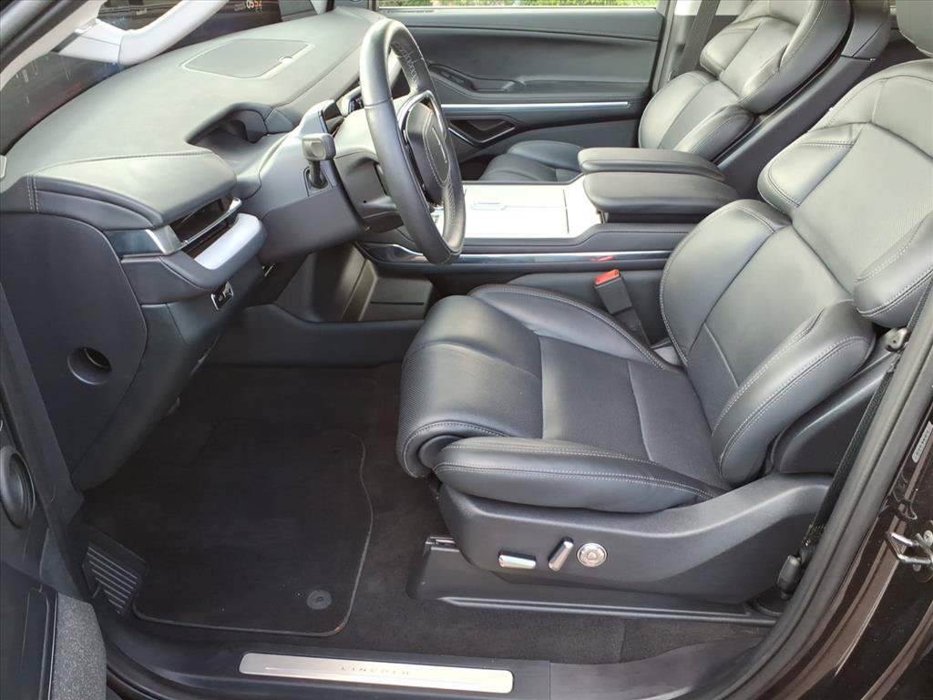 Used 2026 Lincoln Navigator Reserve AWD/4WD image 4