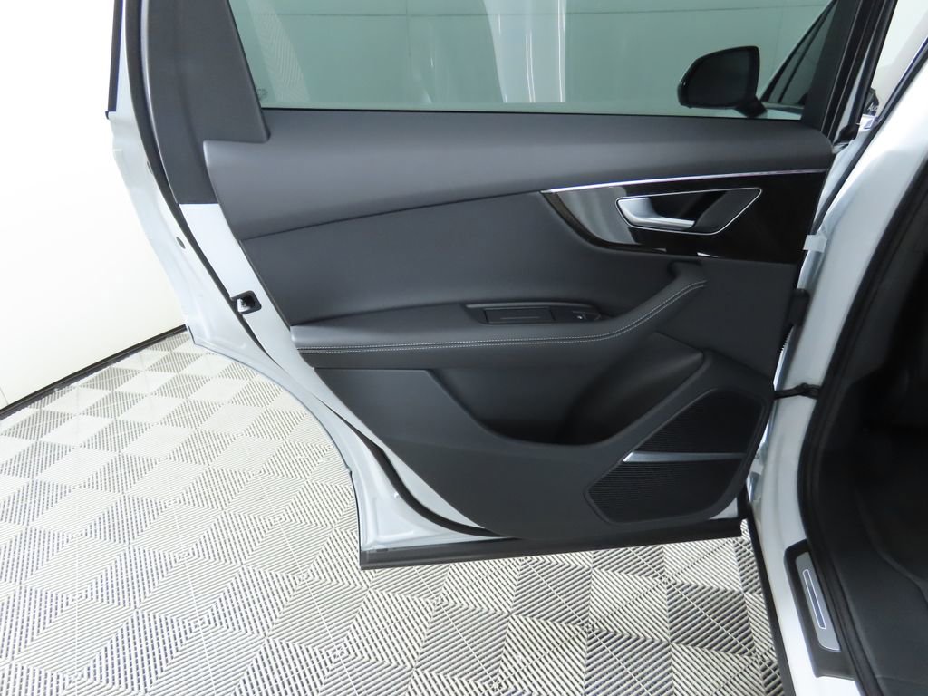 Used 2025 Audi Q7 3.0T Premium Plus w/ Premium Plus Package image 30