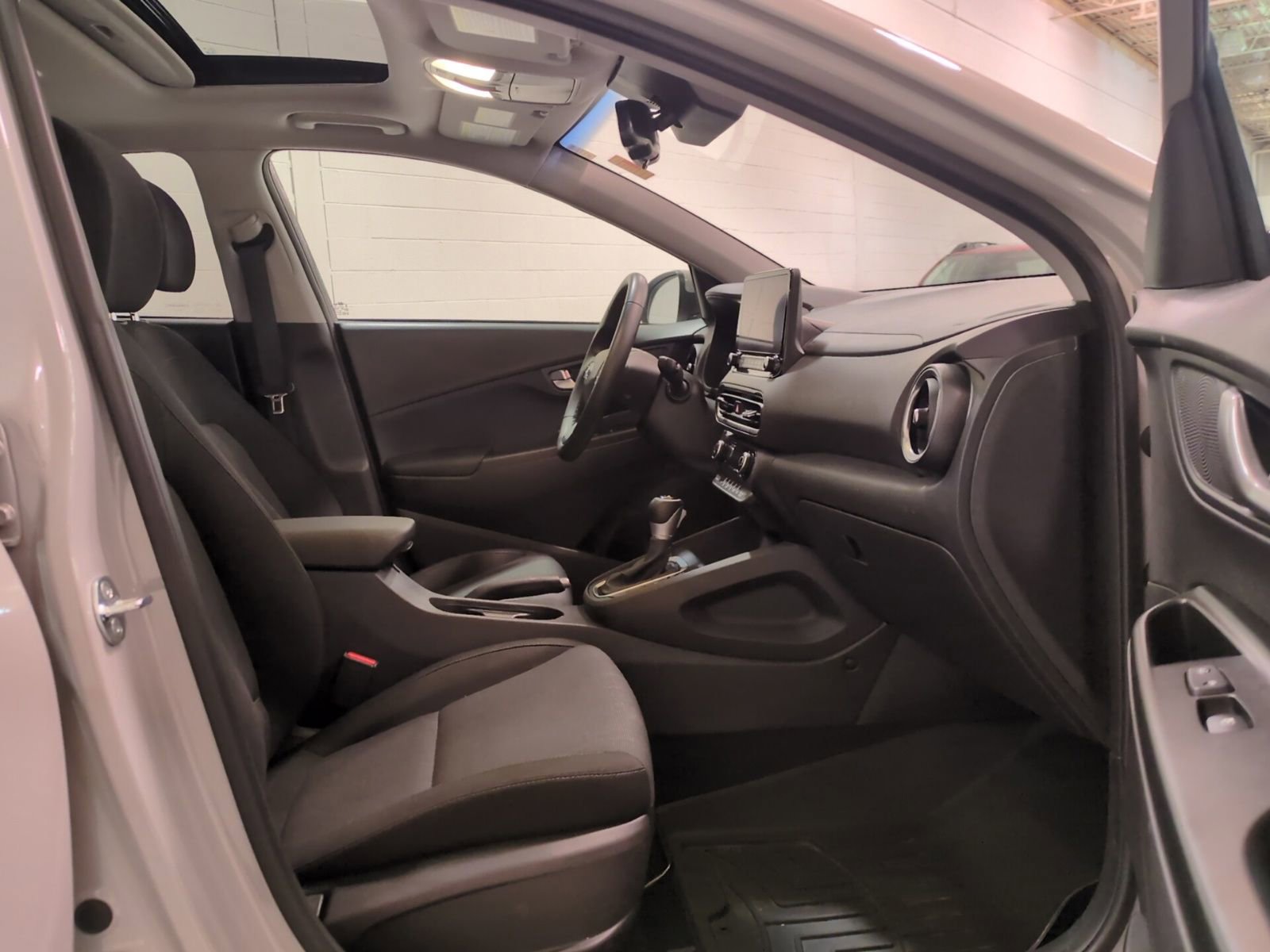 Certified 2023 Hyundai Kona SEL w/ Convenience Package image 10