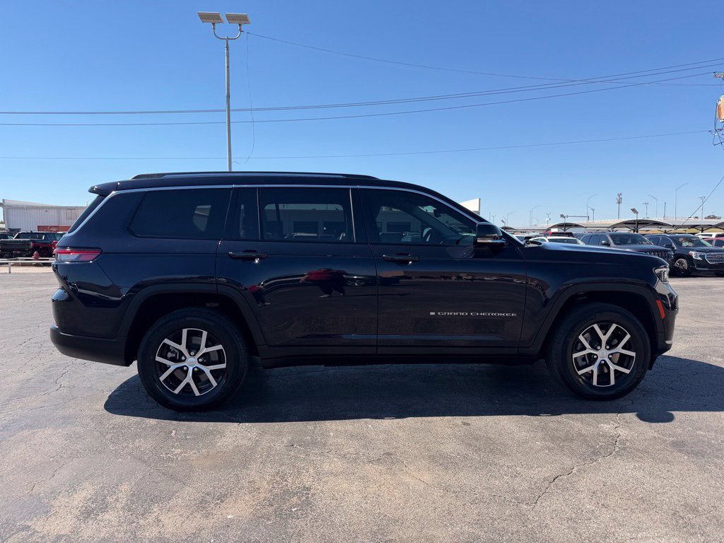 Used 2023 Jeep Grand Cherokee L Limited AWD/4WD image 4