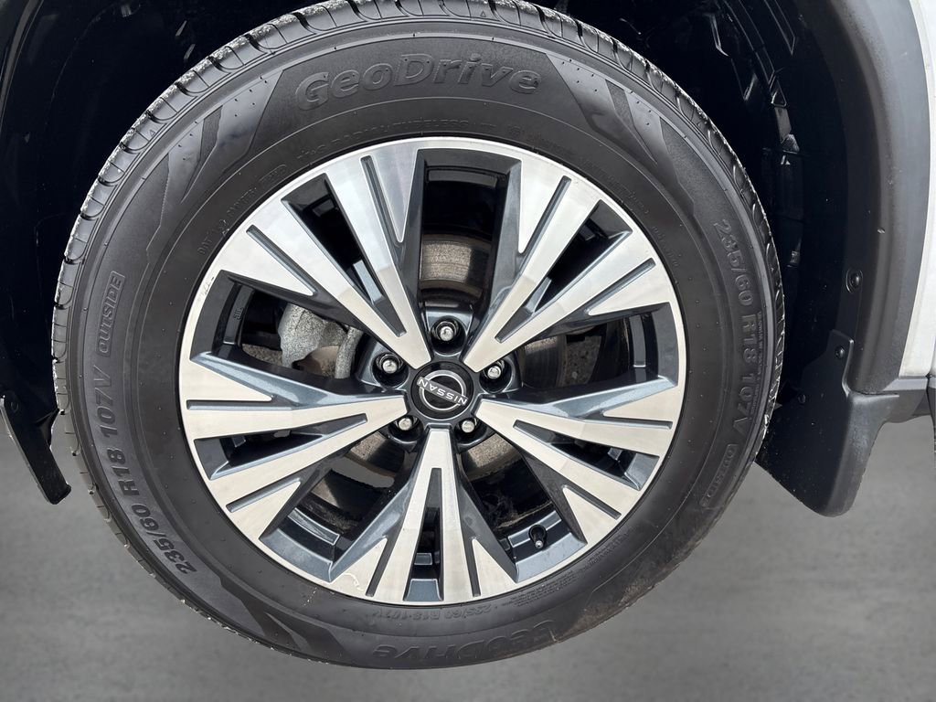 Used 2023 Nissan Rogue SV w/ SV Premium B Package image 12