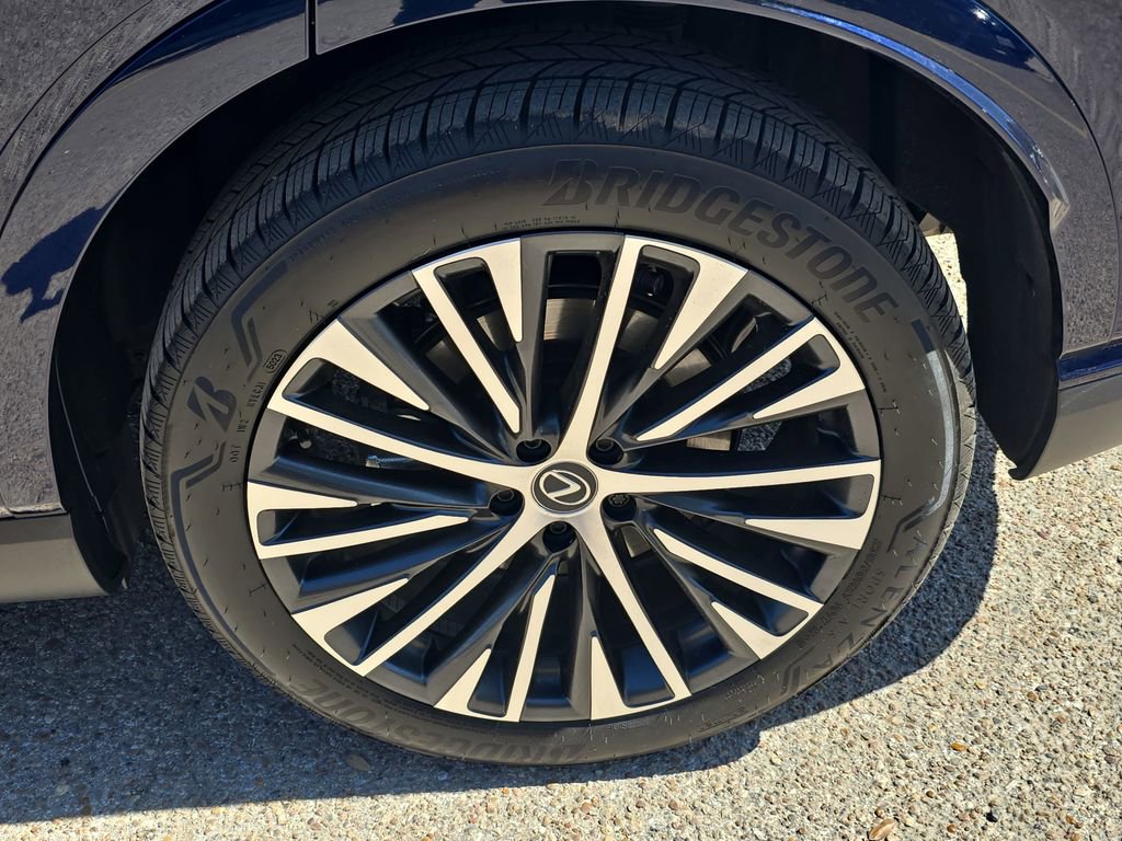 Used 2024 Lexus RX 350 w/ Convenience Package image 31