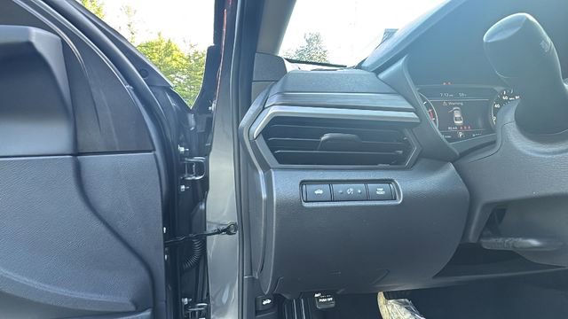 Used 2025 Nissan Altima 2.5 SV FWD image 14