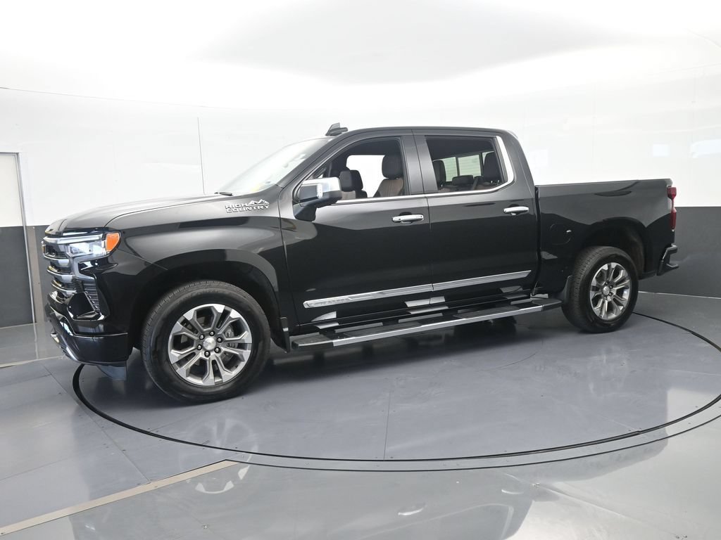 Used 2024 Chevrolet Silverado 1500 High Country w/ Technology Package RWD image 2