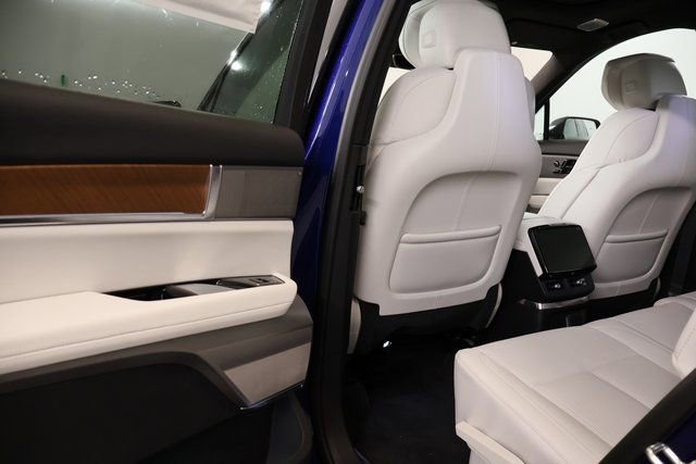 New 2026 Cadillac Vistiq Sport image 25