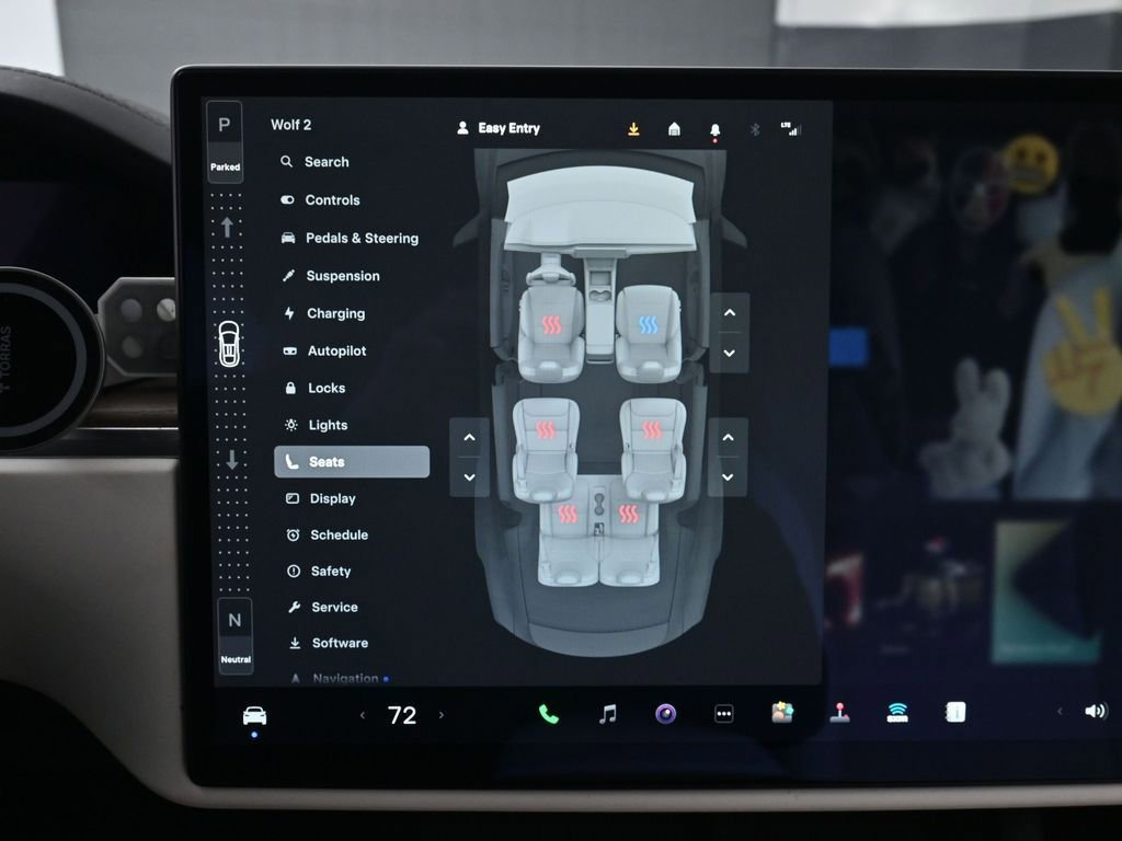 Used 2022 Tesla Model X image 32