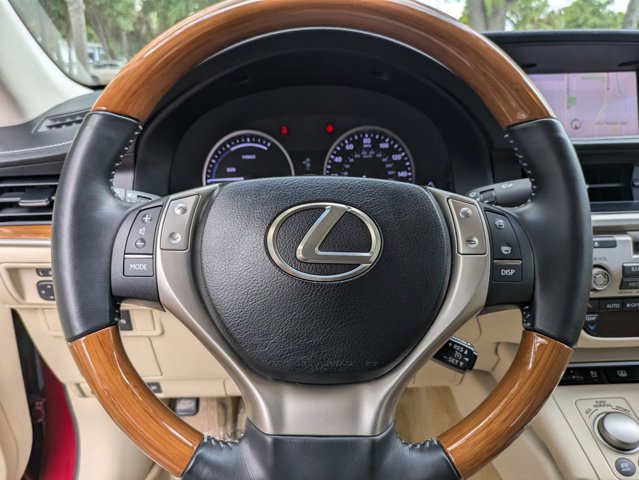 Used 2013 Lexus ES 300h w/ Luxury Pkg image 13