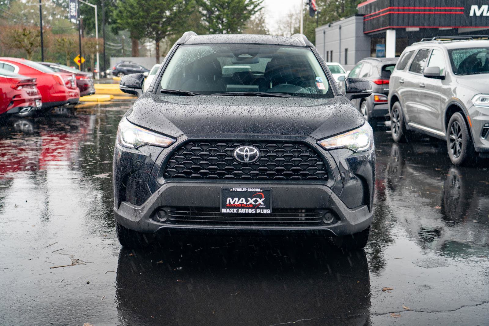 Used 2025 Toyota Corolla Cross LE image 3