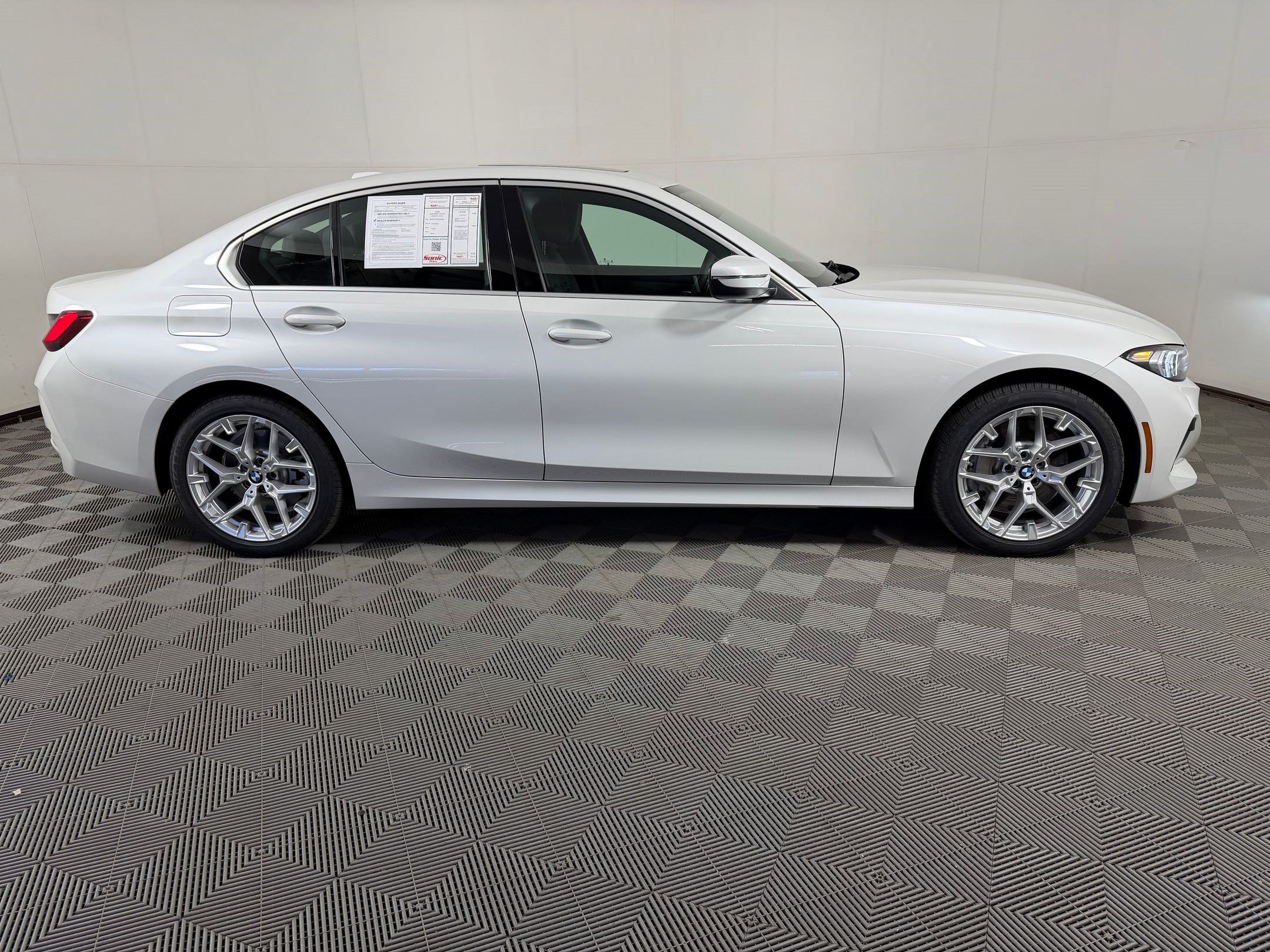 Used 2026 BMW 330i xDrive Sedan w/ Convenience Package AWD/4WD image 8