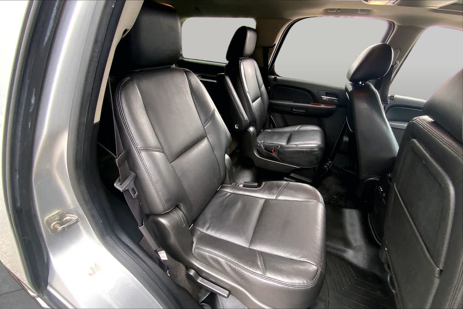 Used 2012 Chevrolet Tahoe LTZ RWD image 19