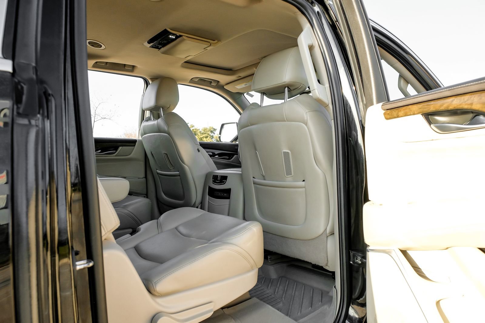 Used 2019 Cadillac Escalade ESV Premium Luxury AWD/4WD image 37