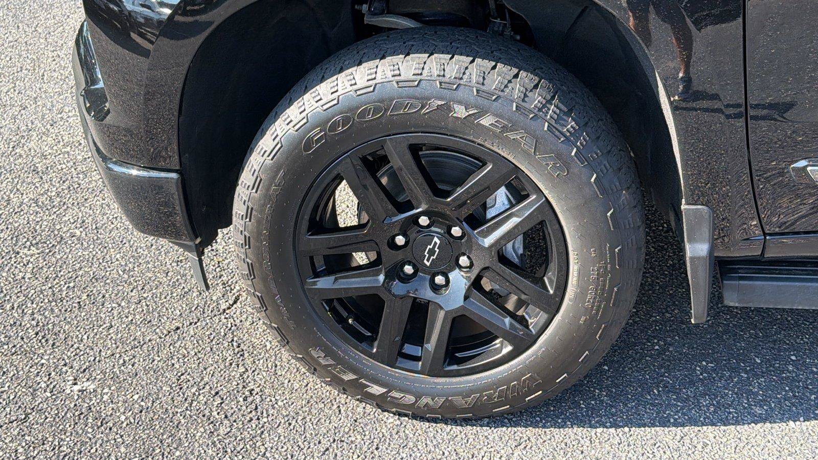 Used 2024 Chevrolet Silverado 1500 High Country w/ Midnight Edition AWD/4WD image 13