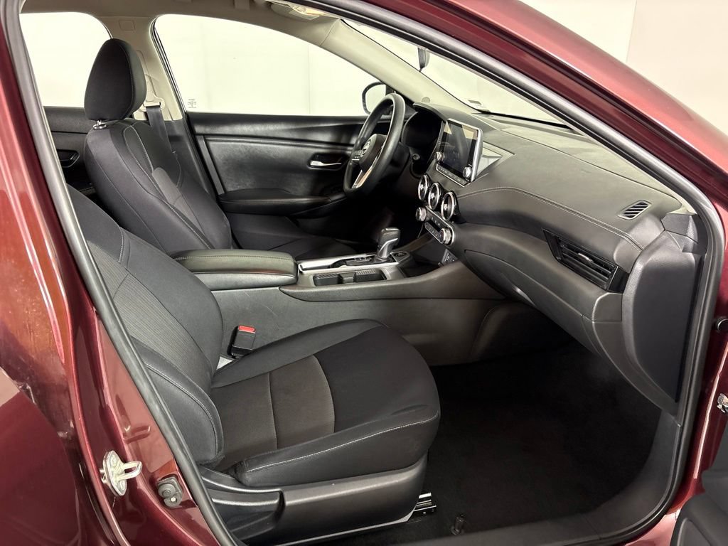 Used 2024 Nissan Sentra SV FWD image 15