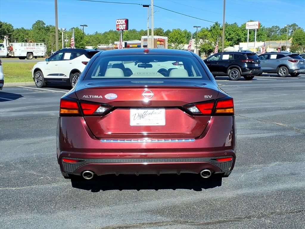 Used 2023 Nissan Altima 2.5 SV w/ SV Premium Package FWD image 17