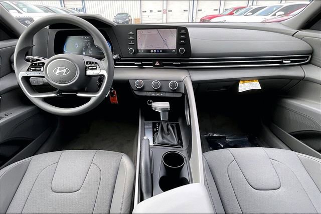 New 2026 Hyundai Elantra SE w/ Cargo Package image 5