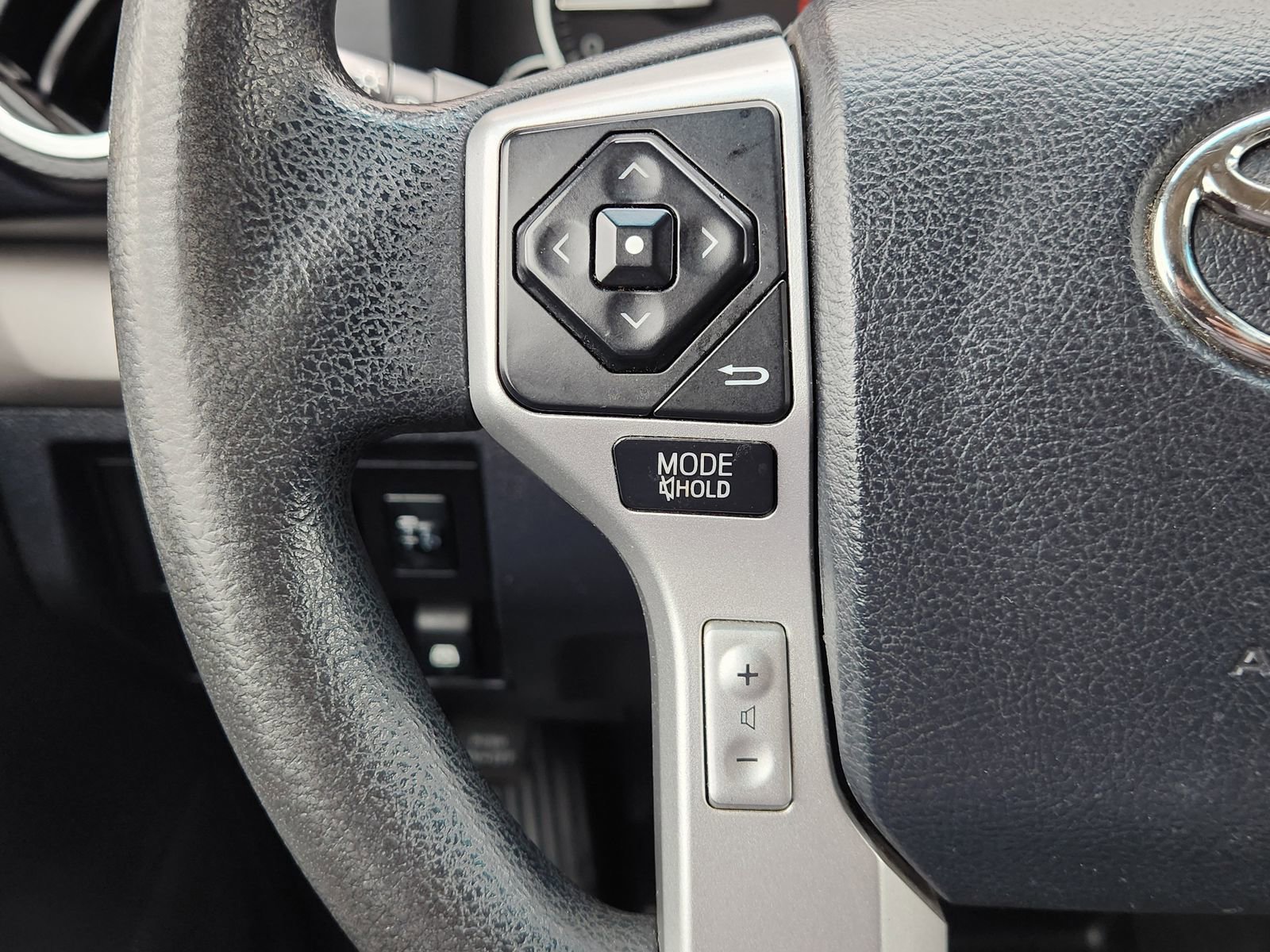 Used 2017 Toyota Tundra SR5 AWD/4WD image 33
