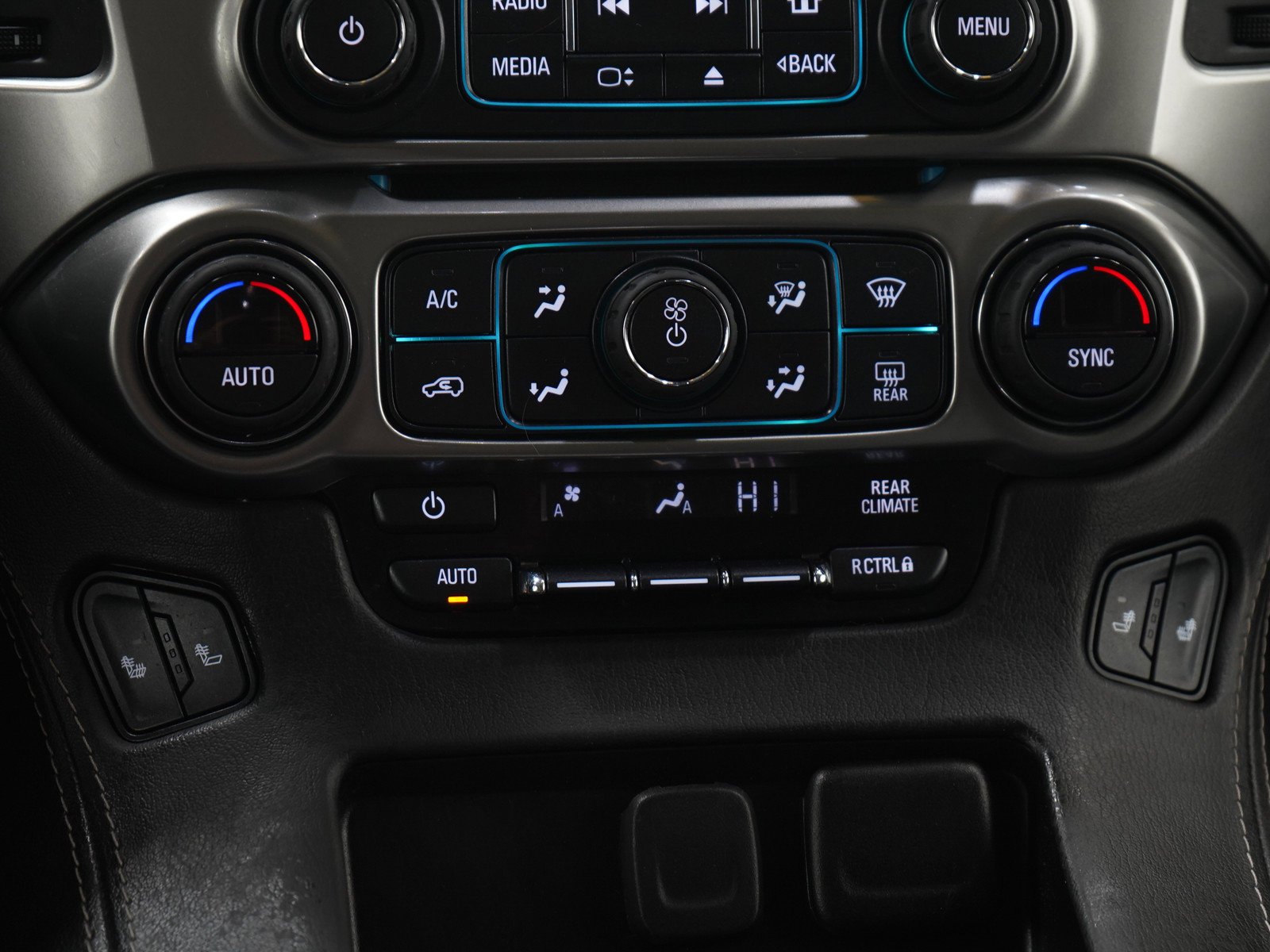 Used 2020 Chevrolet Suburban LT AWD/4WD image 23