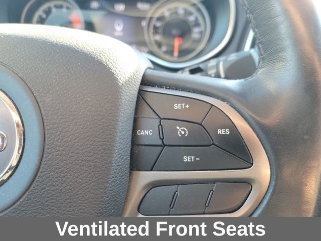 Used 2019 Jeep Cherokee Limited w/ Luxury Group image 10